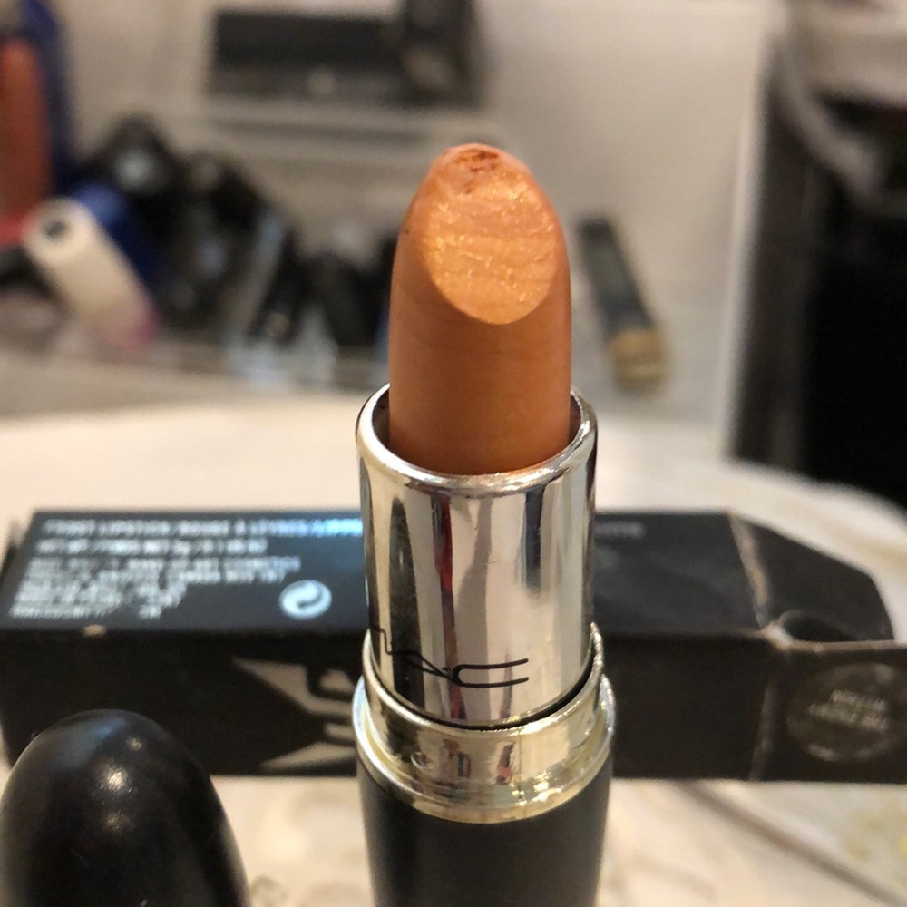 MAC lipstick Star Trek the enemy within - Picture 2 of 5